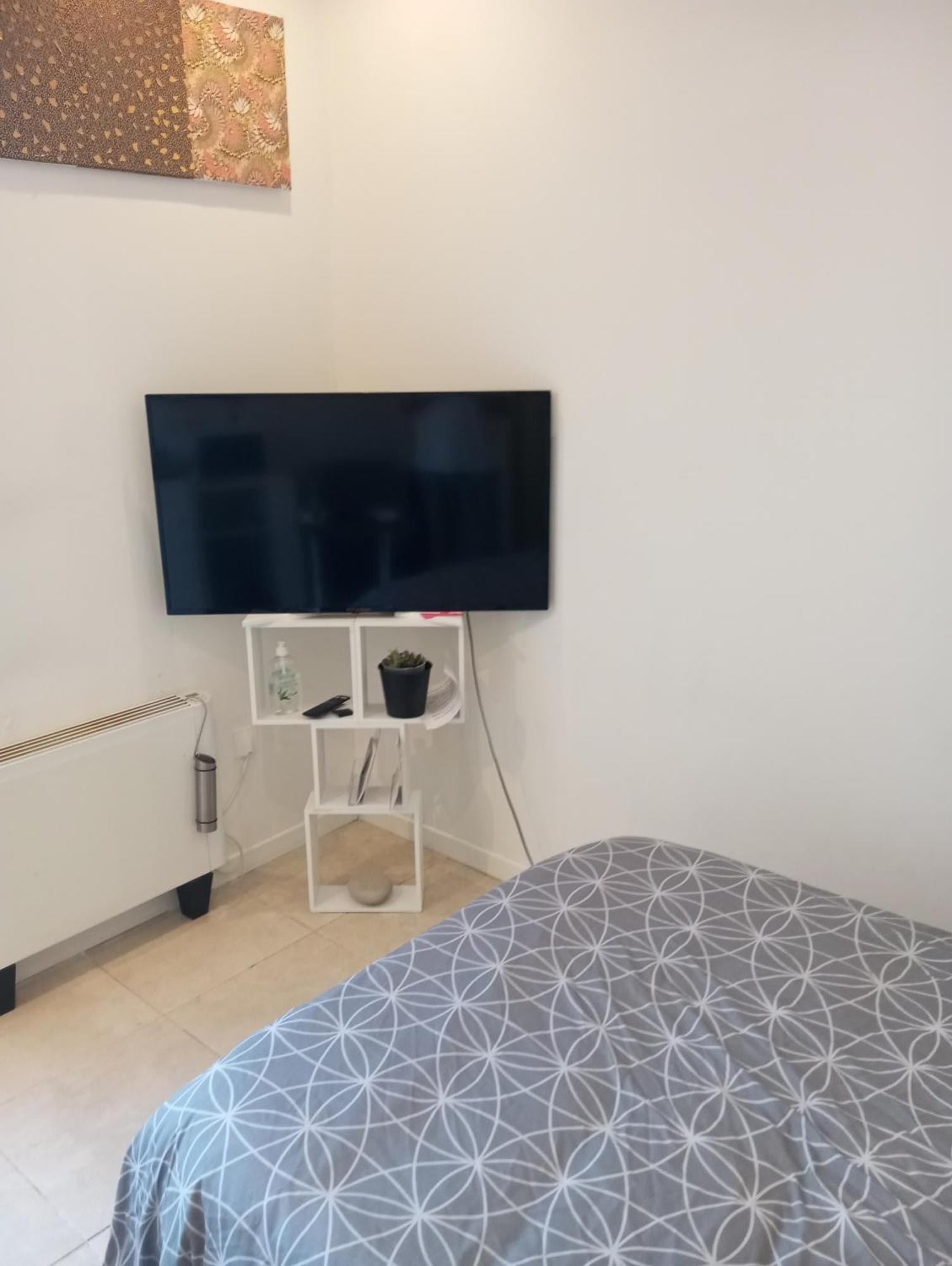Studio De 14M2 Dans Une Maison Cagnes-sur-Mer Zewnętrze zdjęcie