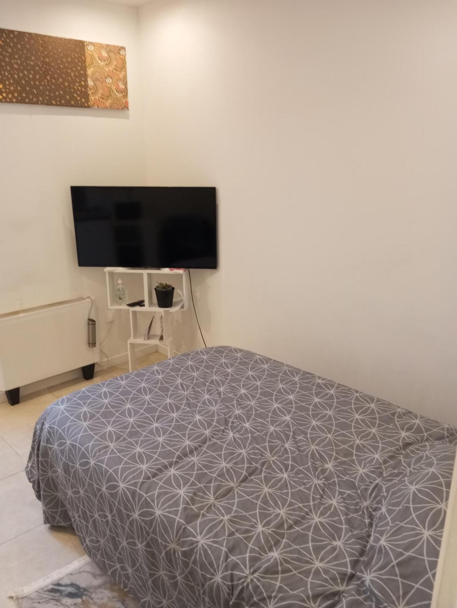 Studio De 14M2 Dans Une Maison Cagnes-sur-Mer Zewnętrze zdjęcie