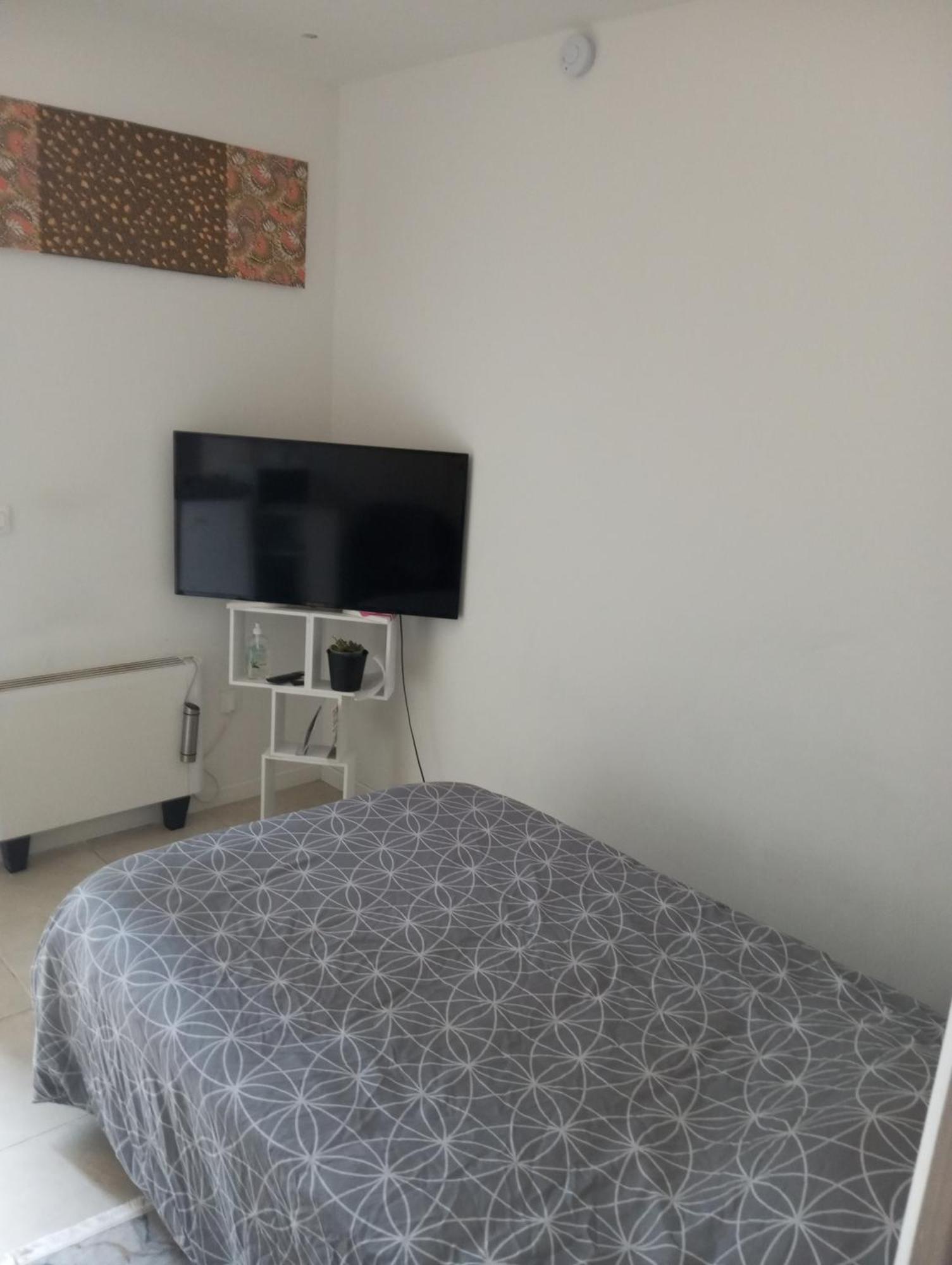Studio De 14M2 Dans Une Maison Cagnes-sur-Mer Zewnętrze zdjęcie